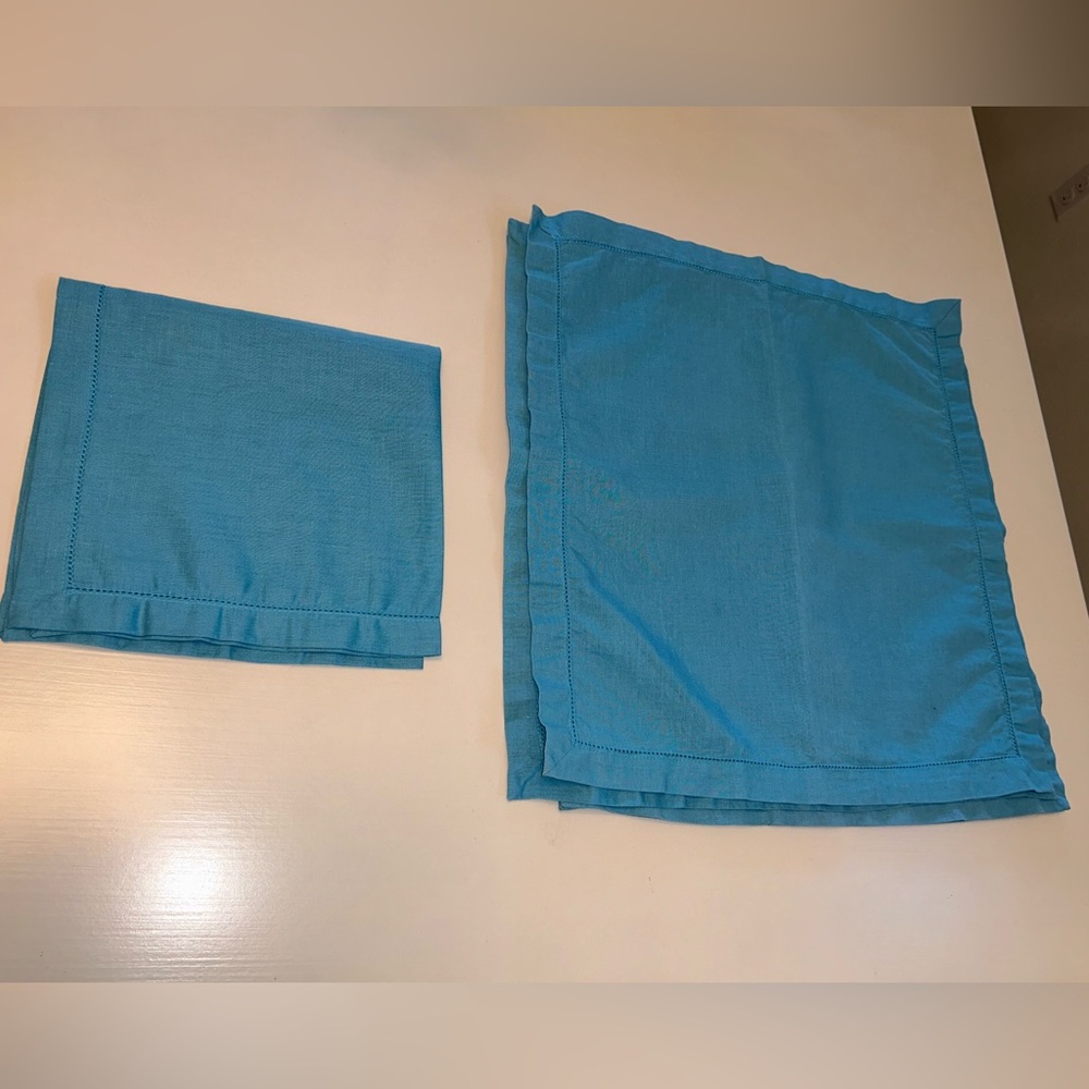 Pottery Barn Blue square cloth napkins.